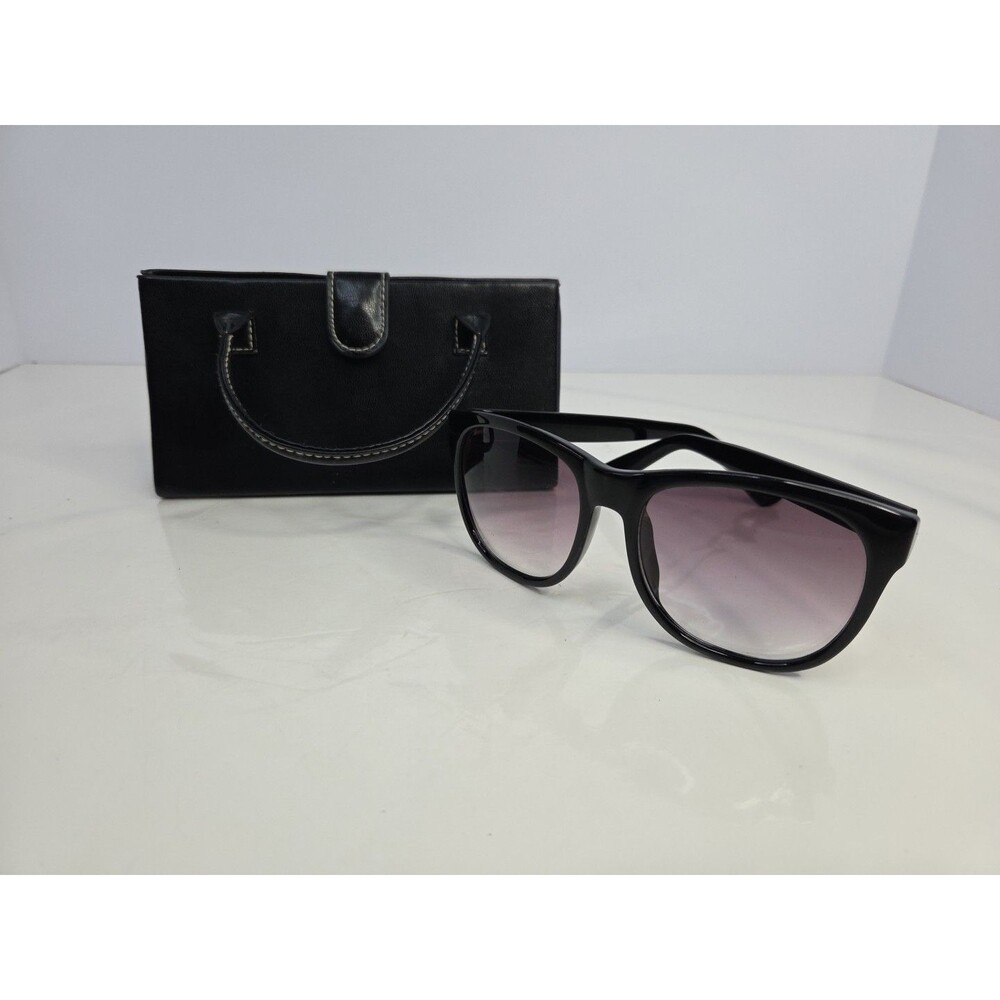 Vince Camuto Women's Sunglasses  Black Plastic Frames Purple Ombre Lenses EUC